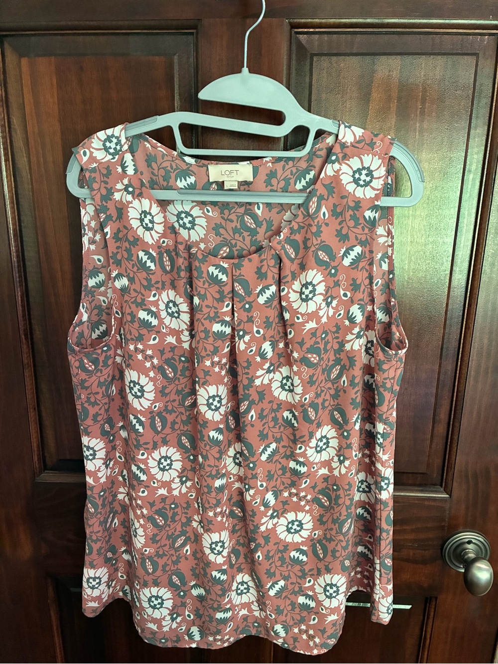 LOFT Dusty Rose Lightweight Floral Sleeveless Pleat-Front Tank - Picture 1 of 3
